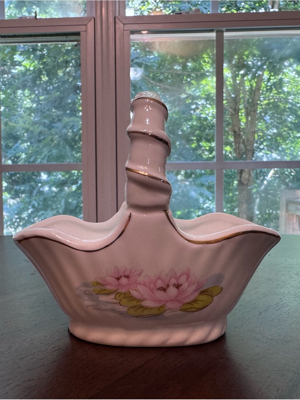 Source Unknown Pink Floral Porcelain Basket with Gold Trim Bone China-0117